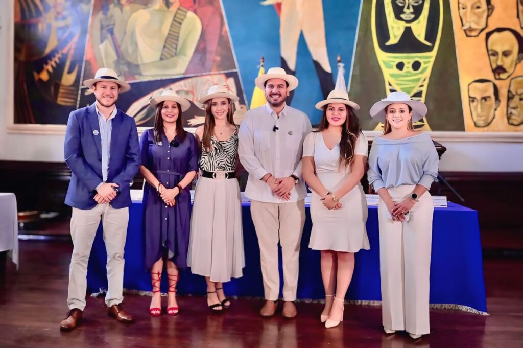 Silueta X President Diane RodrÃguez Honored by CPCCS in Guayaquil Civic Ceremony cpccs